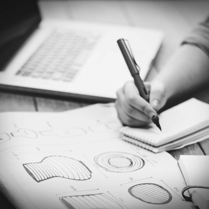 Expertises judiciaires et privées en écriture pour authentifier vos documents.